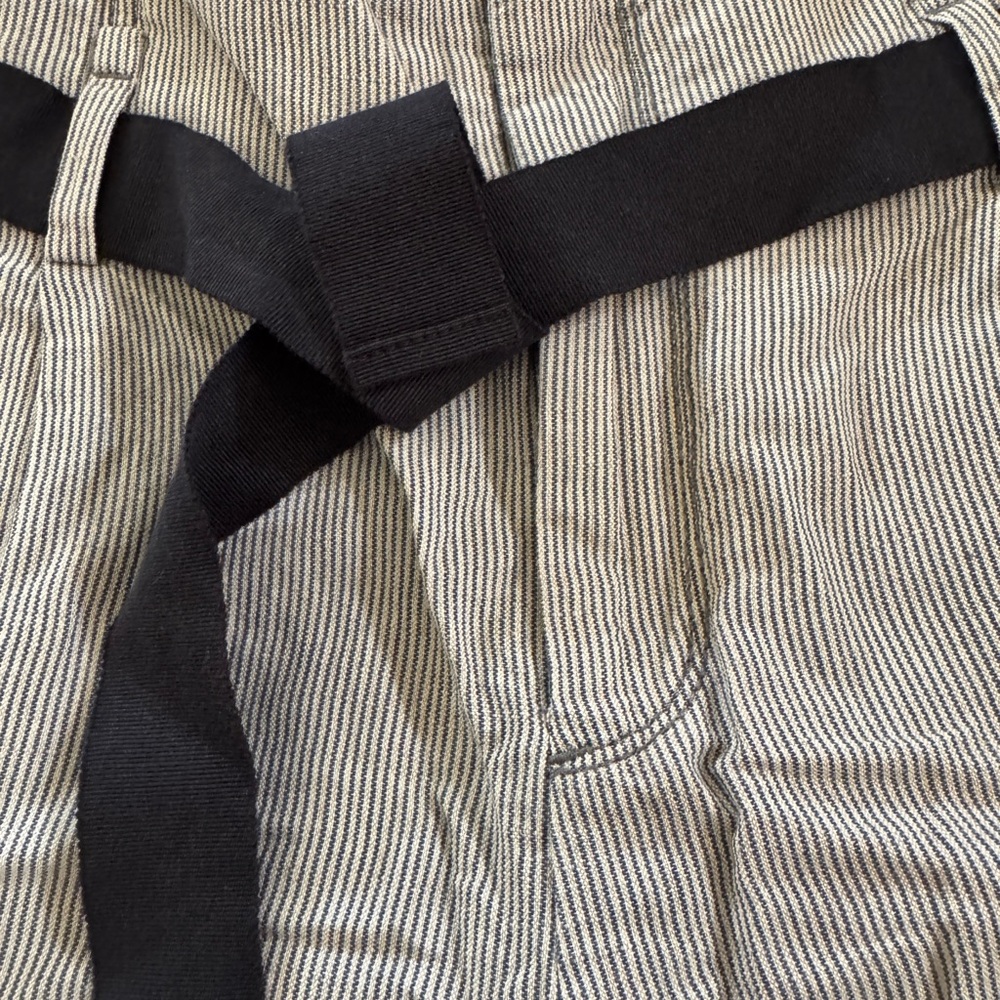 LOFT Women's Gray Shorts with Black Belt